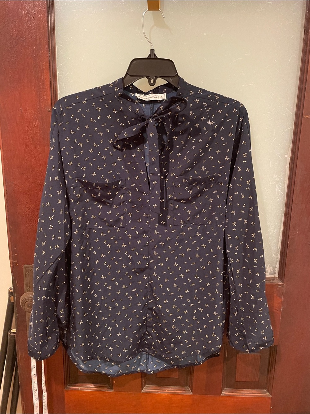 Abercrombie & Fitch Navy Floral Tie-Neck Blouse